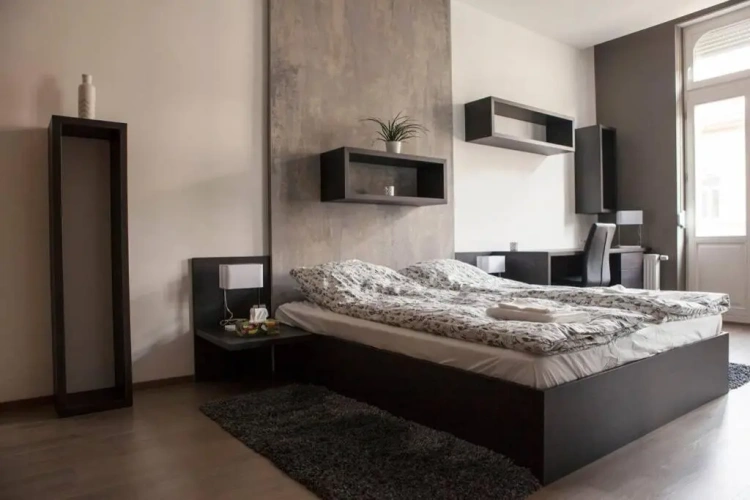 3 Bedrooms Apartment