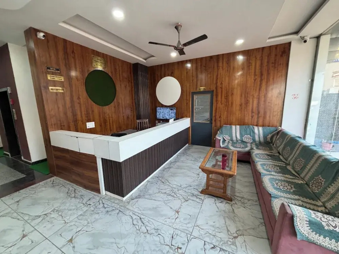 Hotel Ishwar Palace