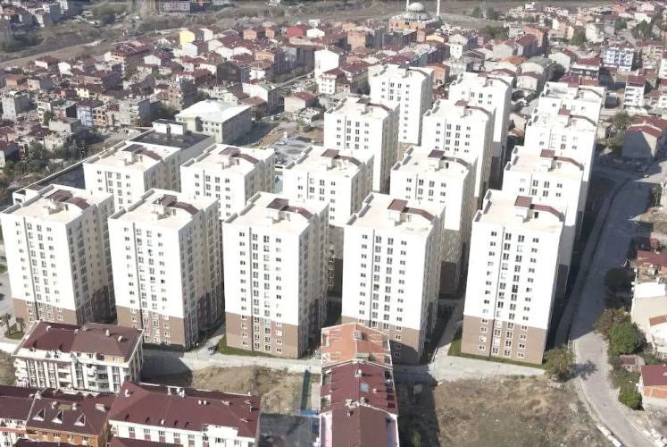 Safe Secure 3 bedroom top floor flat