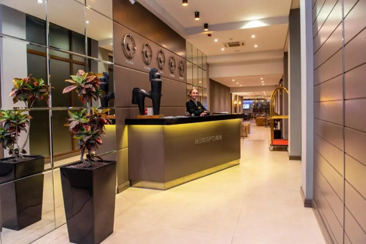 City Avenue Hotel