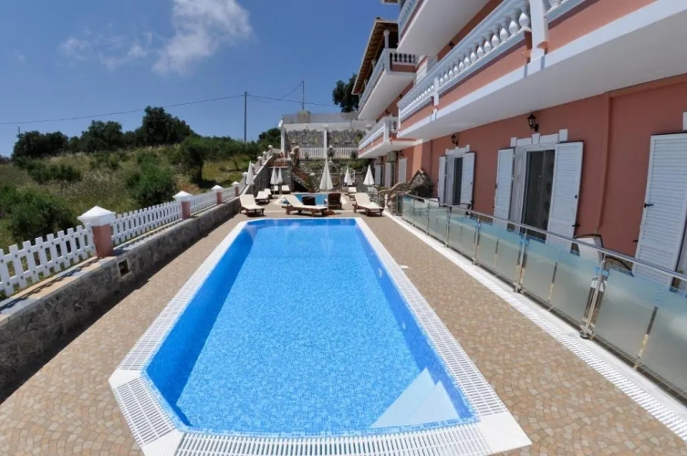 2 Bedrooms Apartment