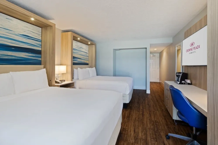 Standard Quadruple Basement room oceanfront