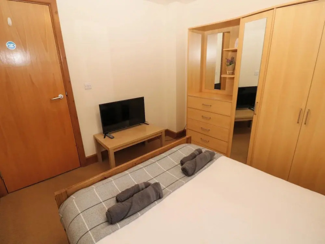 15 Sovereign House
