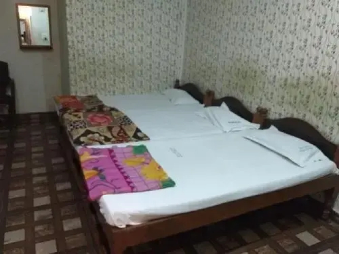 Hotel Karnataka Deluxe