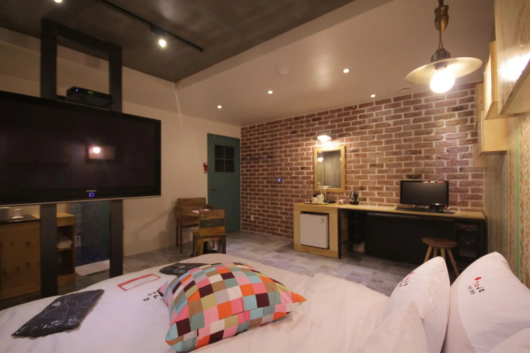 AIN Hotel
