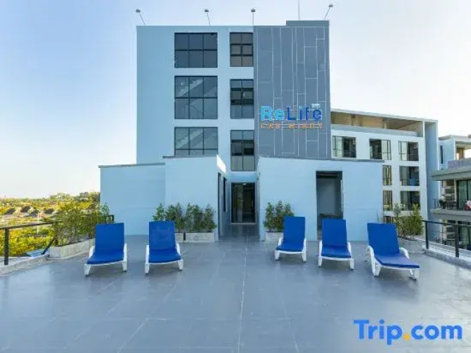 Stylish Studio Apartment. Rooftop Pool at Nai Harn