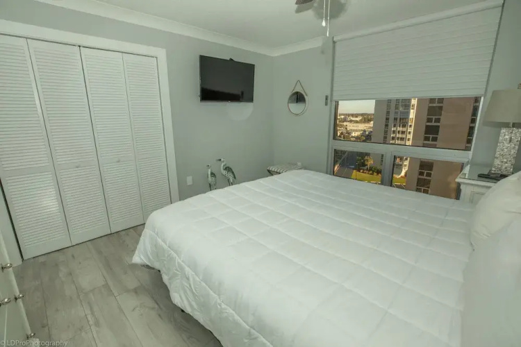 2106 is a Gulf Front 3 bedroom unobstructed views by RedAwning