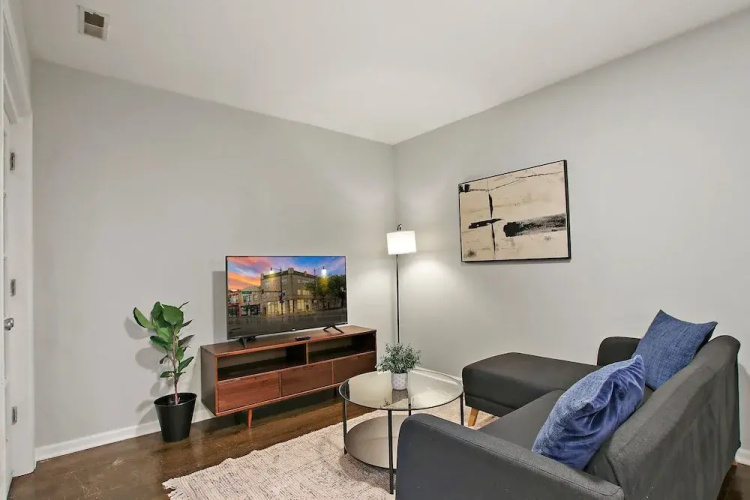Cozy 2BR Apt - Sunnyside 2E