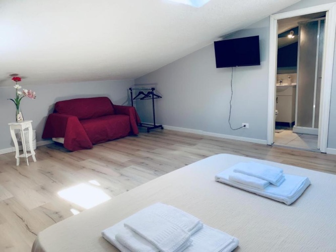 Standard Triple Attic room