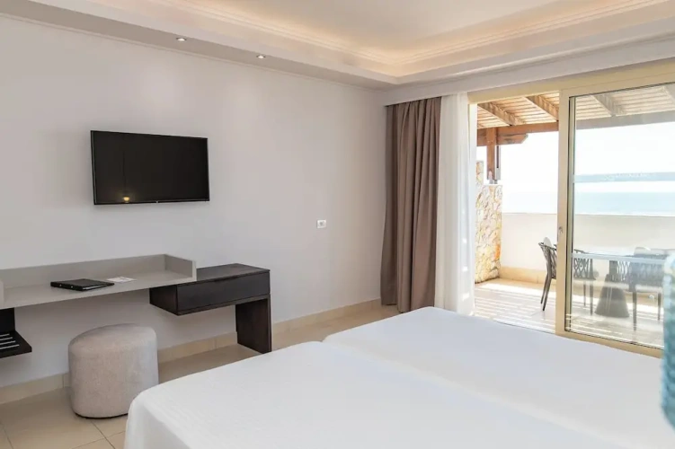 Superior Double room with balcony and with sea view