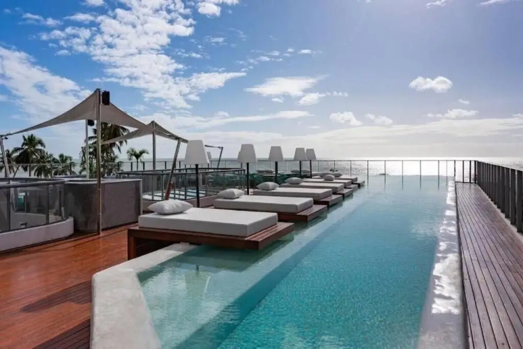 Setai Yacht Suítes