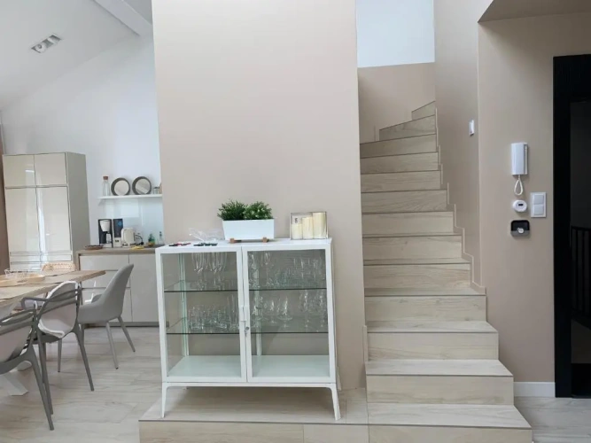 3 Bedrooms Apartment