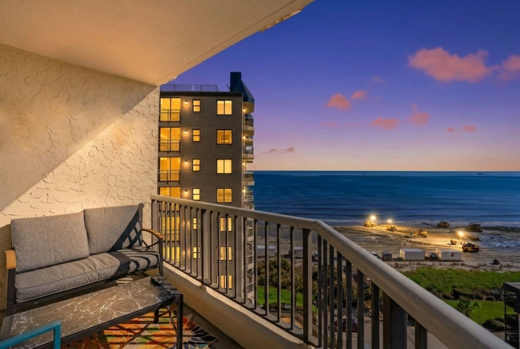 1 Bedroom Deluxe room with balcony and with ocean view