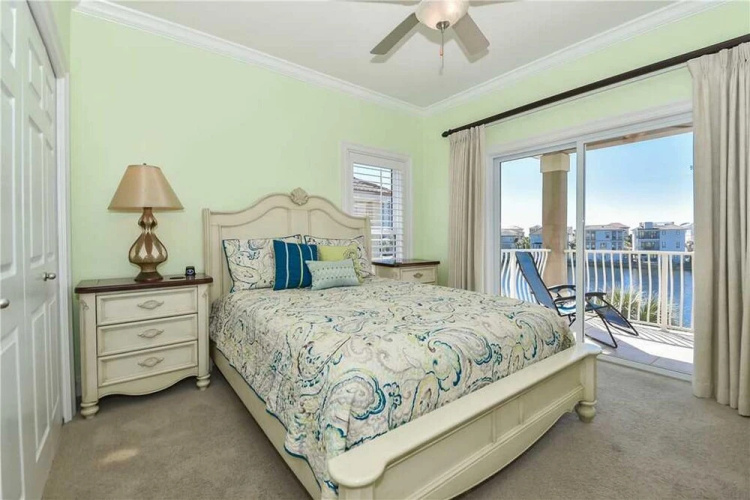 Bella Luna by Compass Resorts
