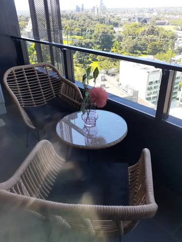 Top Floor Stunning Views