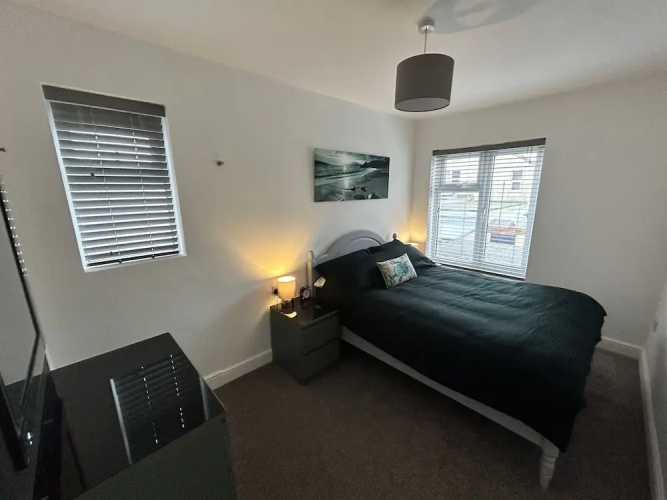 House - Sleeps 6, Pet Friendly & Courtyard