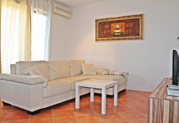 2 Bedrooms Apartment with balcony and with sea view