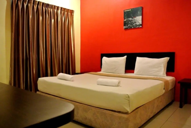 Standard Double room with street view