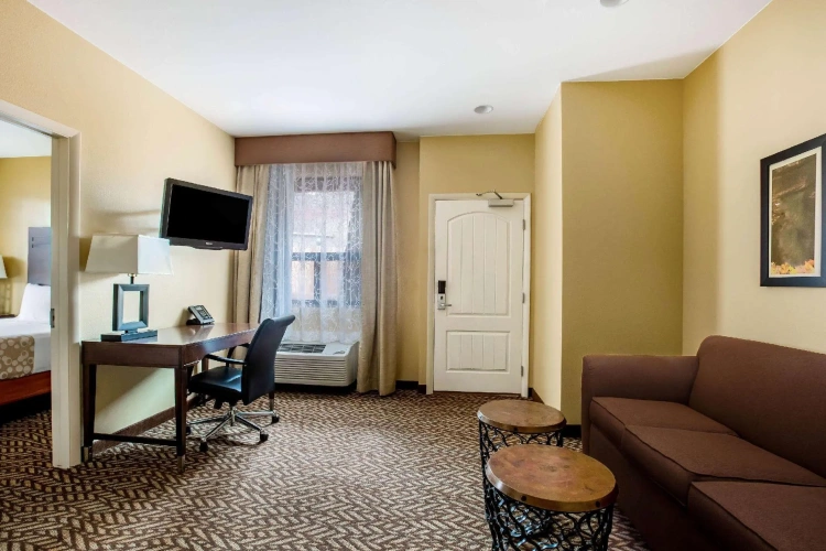 Deluxe Double Suite