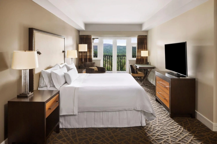 2 Bedrooms Double Suite with balcony and with golf view