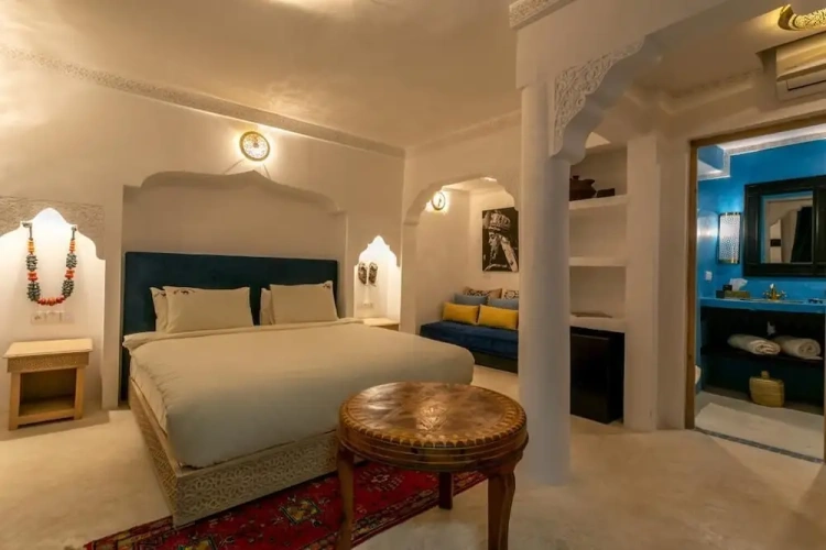 Standard Triple room