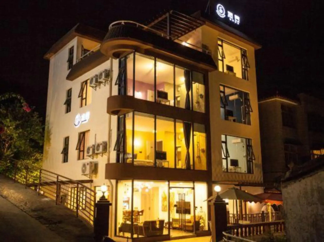 Season Seaview Inn
