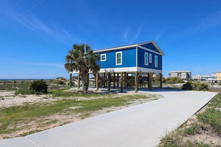4 Bedrooms Cottage