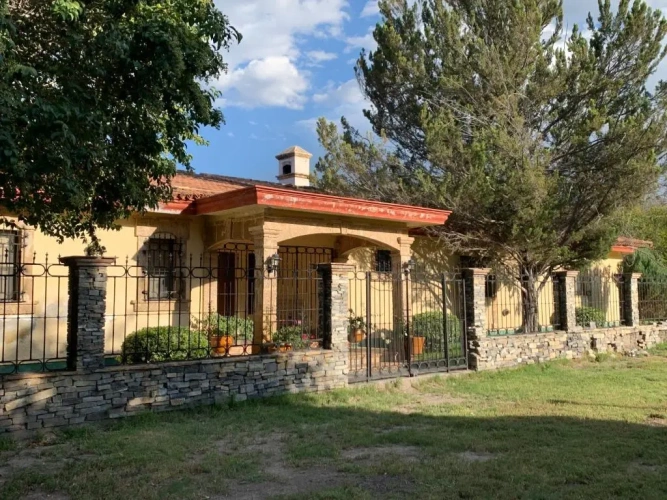 3 Bedrooms Cottage