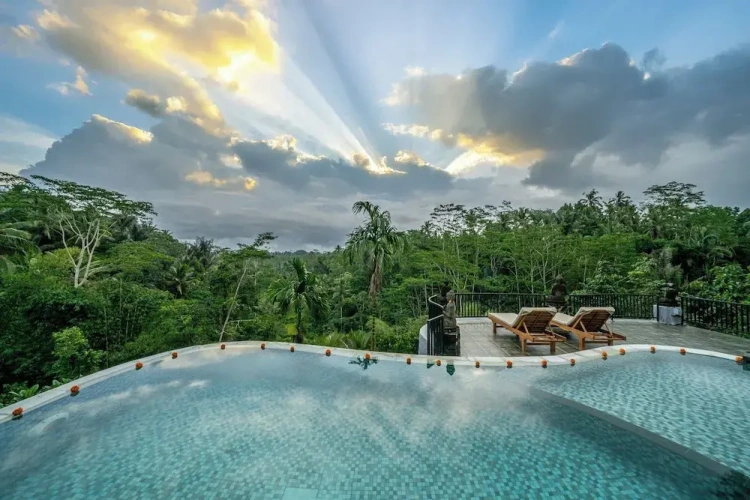 Villa with pool view