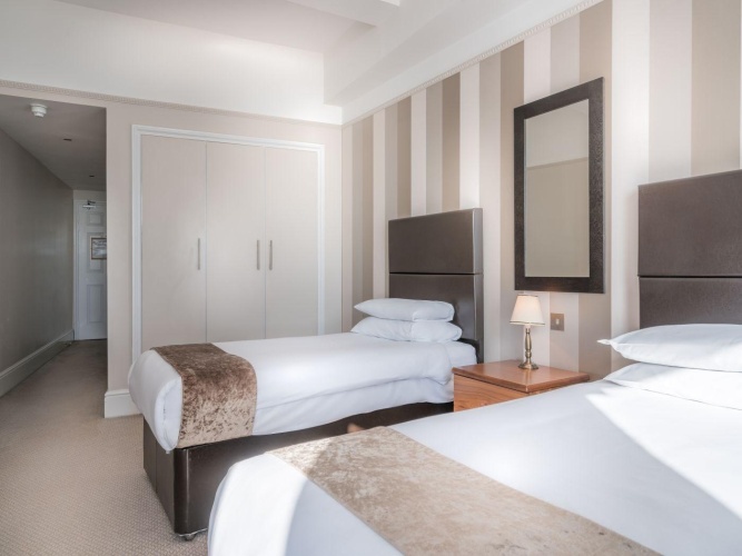 Standard Twin room