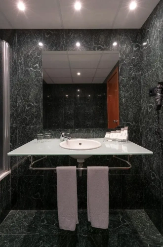 Standard Twin room with city view