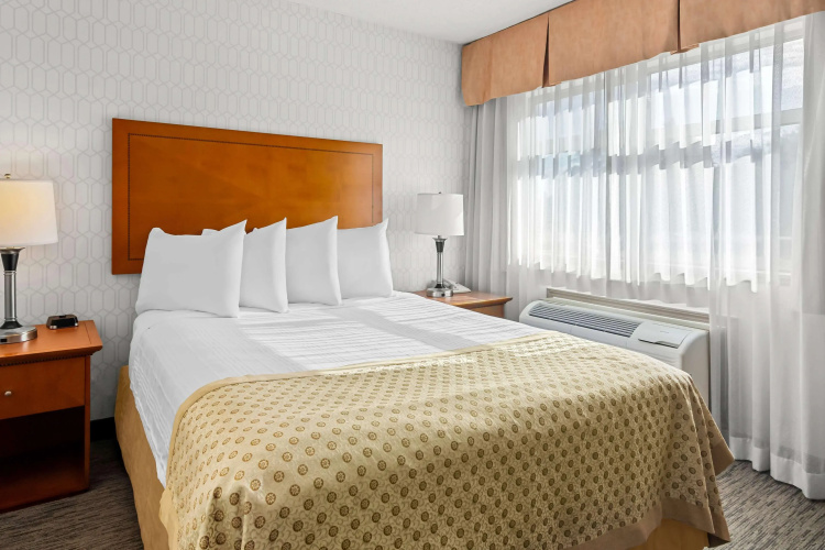 Best Western Plus Langley Inn