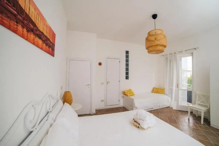 Standard Triple room with balcony