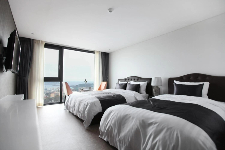 Eins Hotel