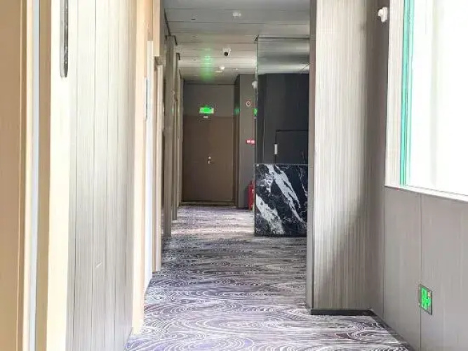 Leroy Hotel