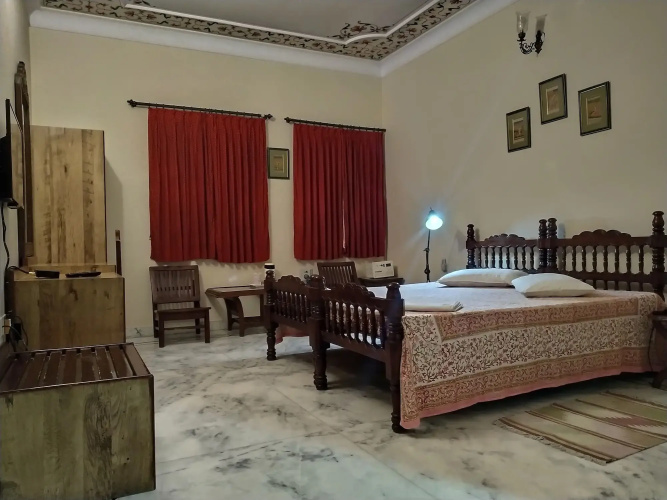 Anuraag Villa
