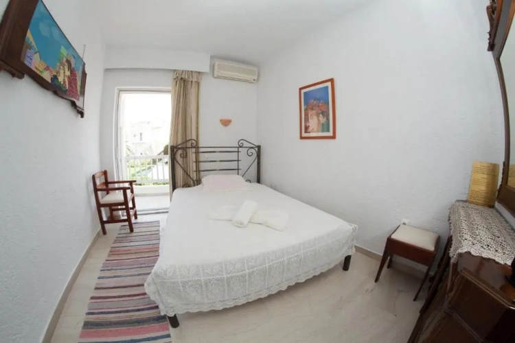 Standard Double Basement room