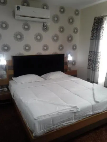 The Hyde Park Inn
