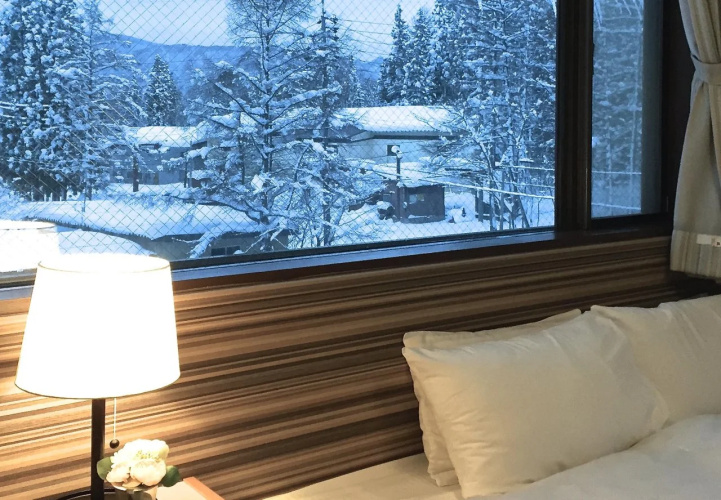 Hakuba Landmark Iwatake Lodge
