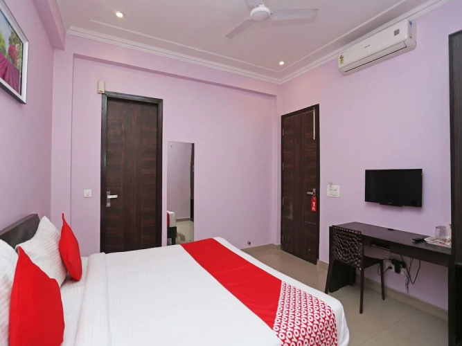 OYO 4026 Royal Inn