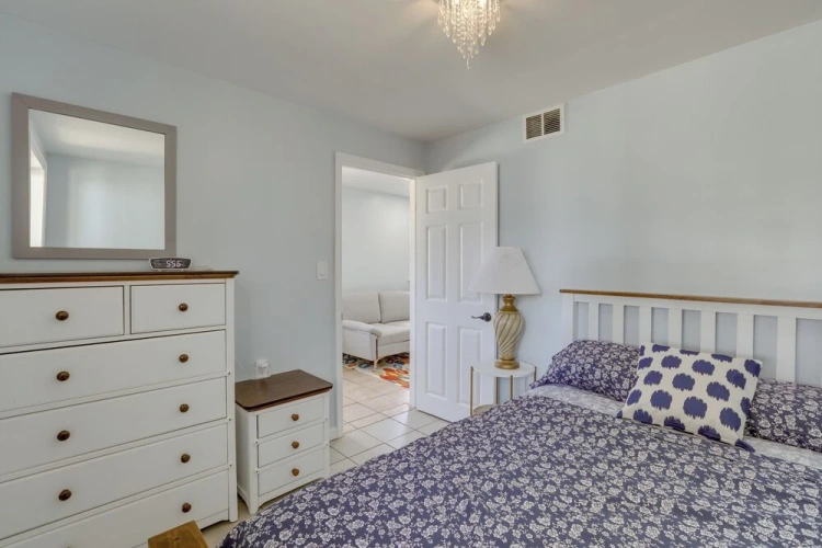 3 Bedrooms Apartment