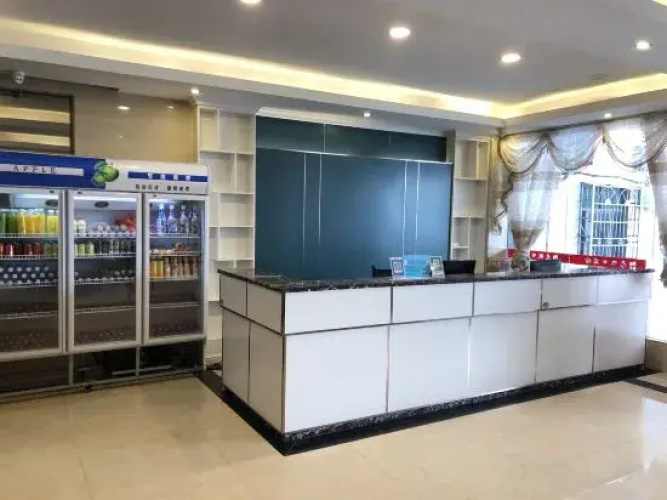 Sunshine Holiday Hotel