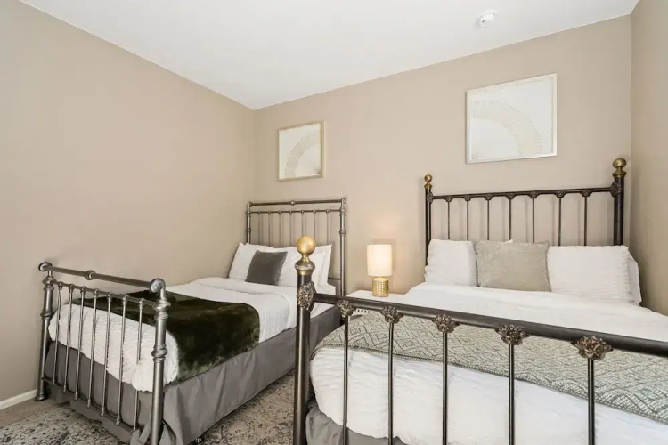 Windshire Retreat Pool, Garage & Pet-friendly