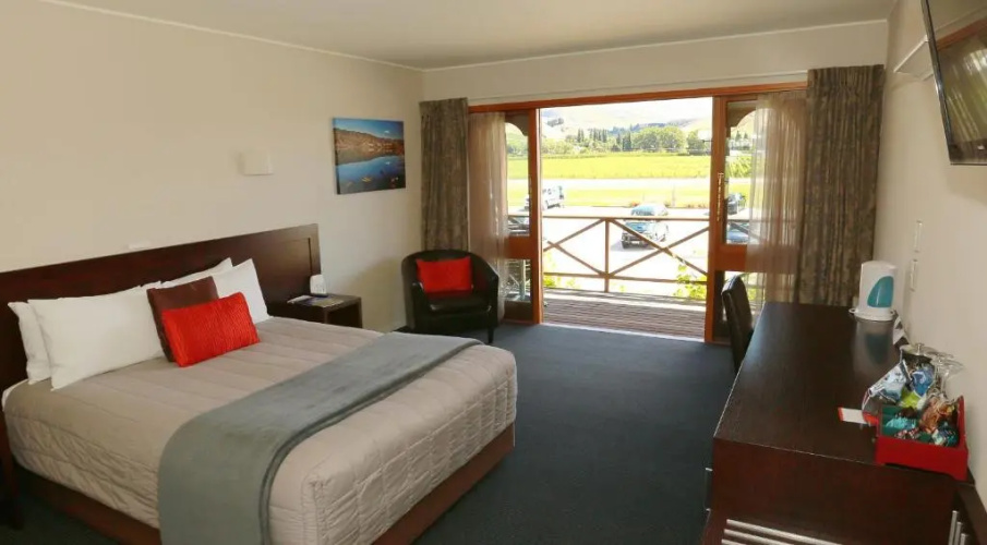 Harvest Hotel
