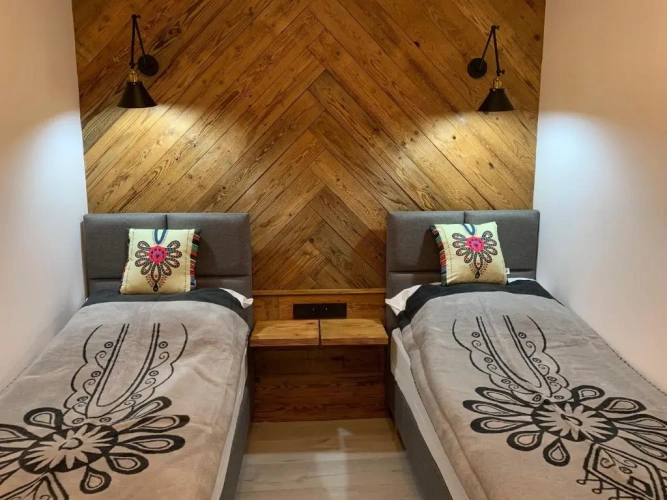 2 Bedrooms Apartment