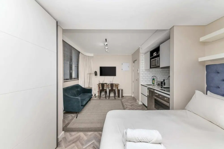 Stylish Minimalist Studio in Central Cape Town