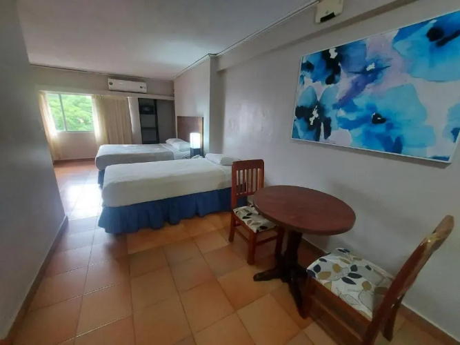 Hotel Tower House Suites