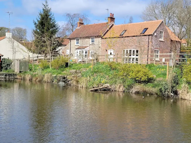 Charming 2-bed Cottage on Outskirts of Beverley