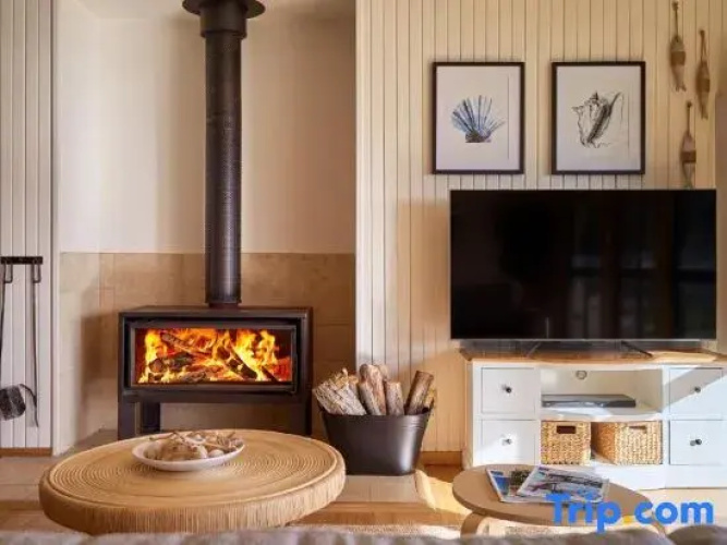 Waubs Beach Cottage