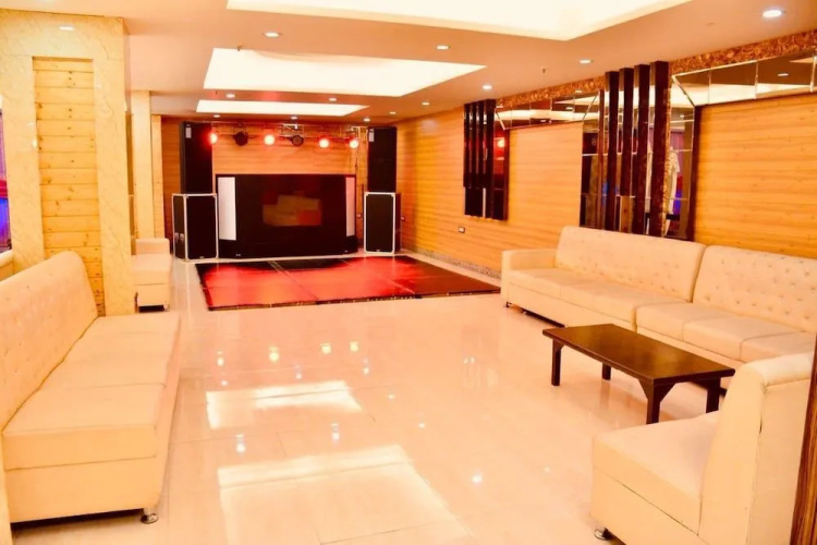 SK Crown Park Naraina